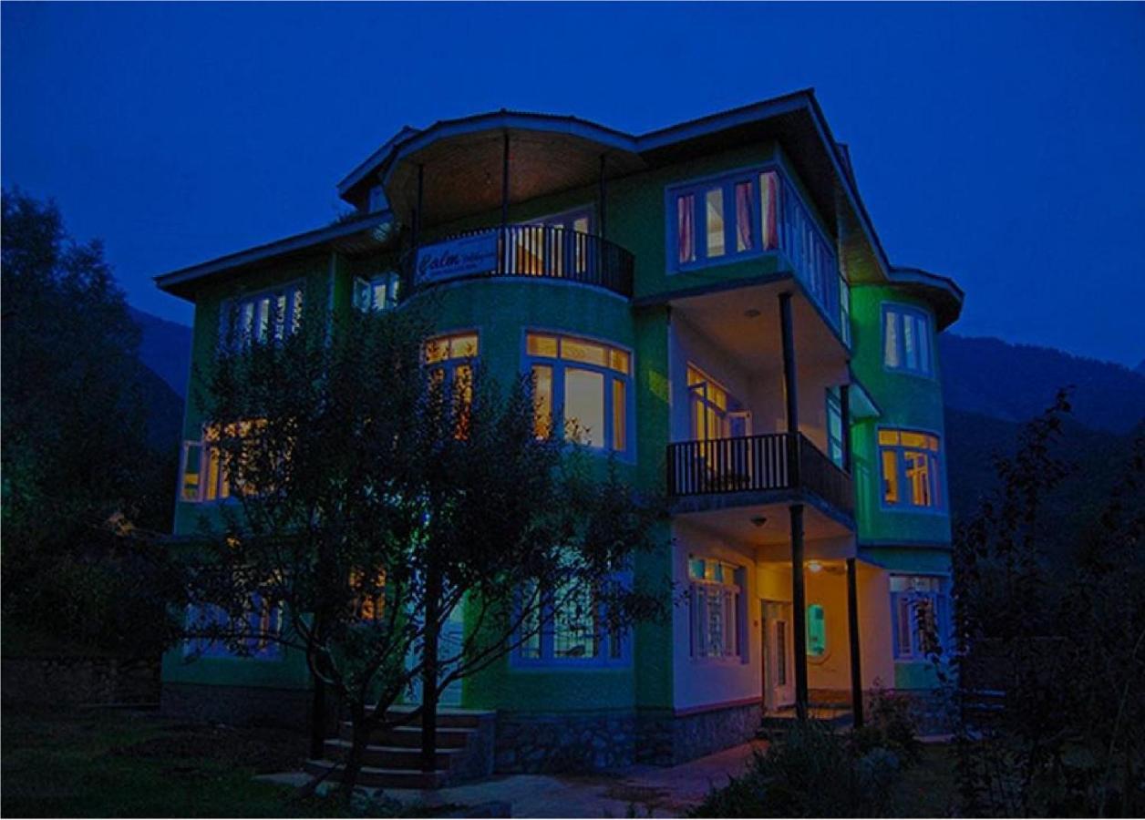 Calm Holiday Inn Srīnagar Extérieur photo